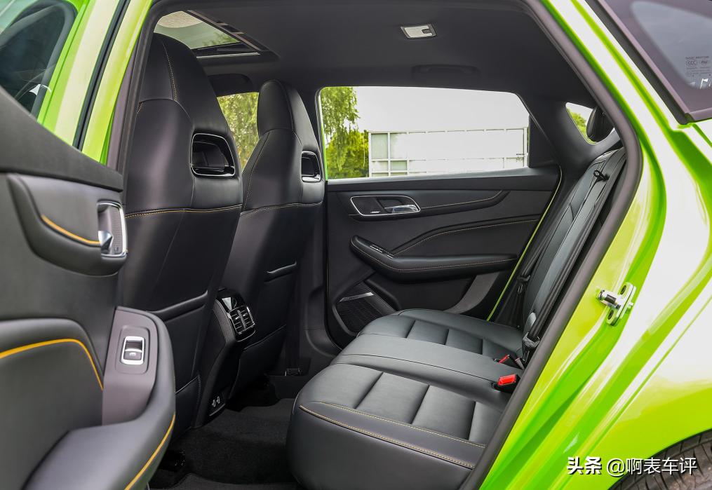 名爵6新款顶配有没有不带尾翼的,名爵6第三代赛道绿适合男的开么