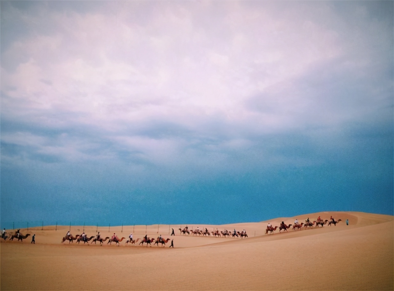 海外代购贩卖奢侈品,女子海外代购