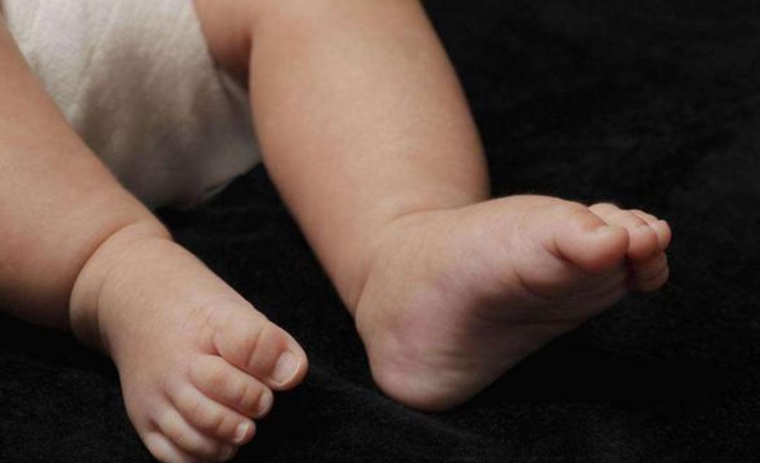 “妈妈,我的脚进虫子了”,宝妈赶紧上医院,医生:还好来得早