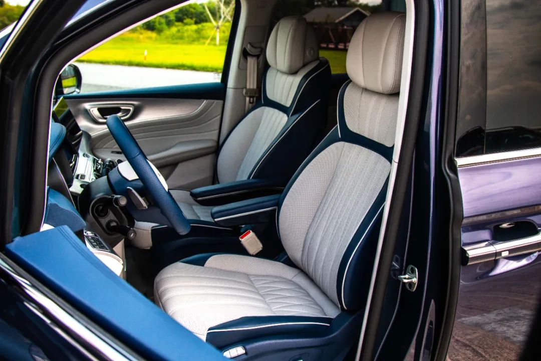 「试驾」荣威iMAX8,国产MPV的春天要来了?