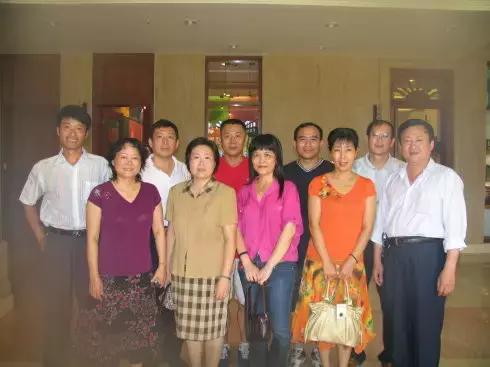 一个公务员写的同学聚会书火了,一个公务员写的同学录