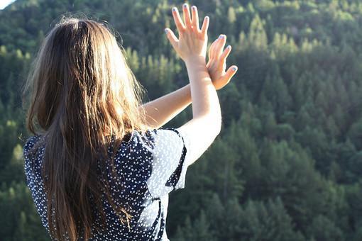 伤感头像女生心碎流泪,伤感图片带字女生心碎