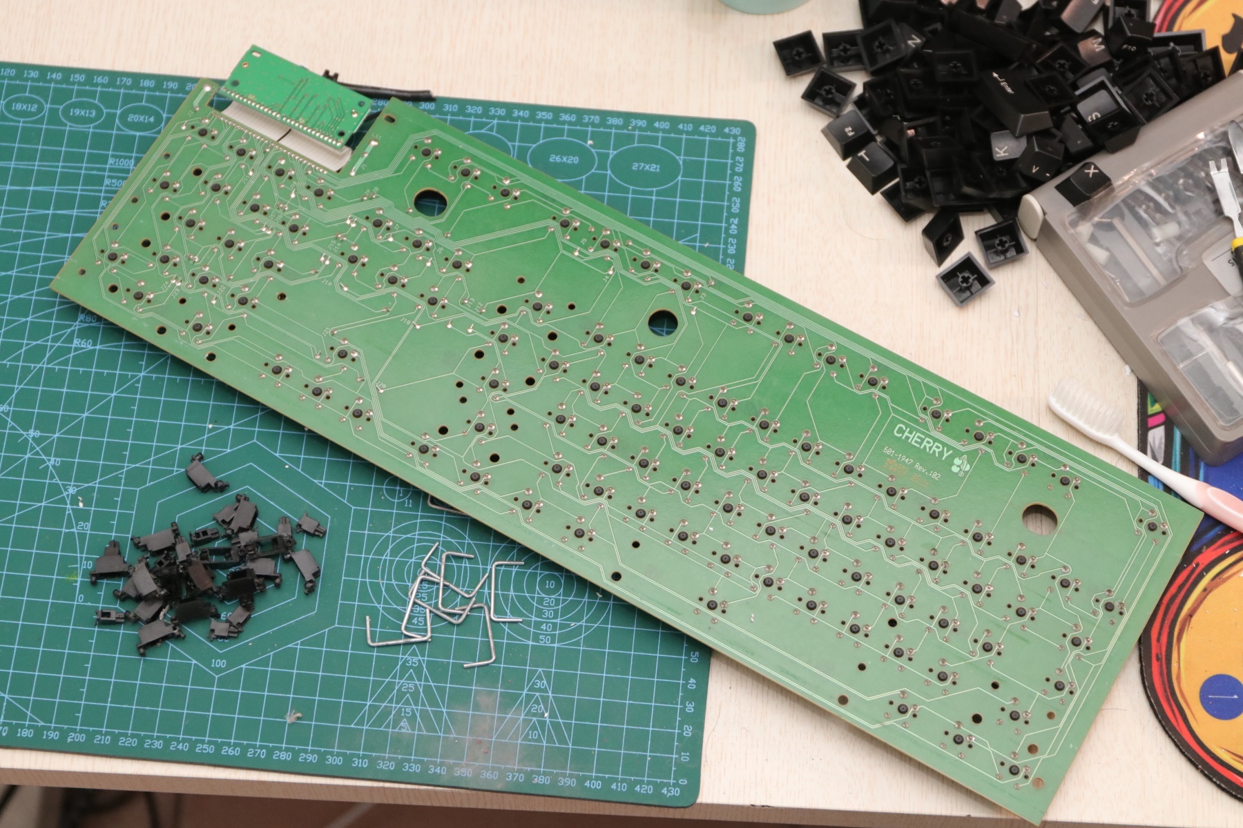 3494机械键盘,不到百元的青轴高颜值键盘