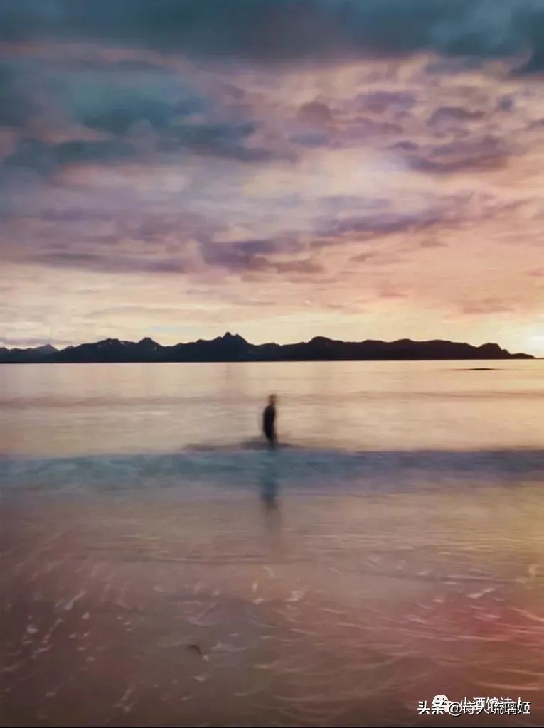 诗人酒馆|余怒：宁愿被剧情中的怪兽一点点吃掉