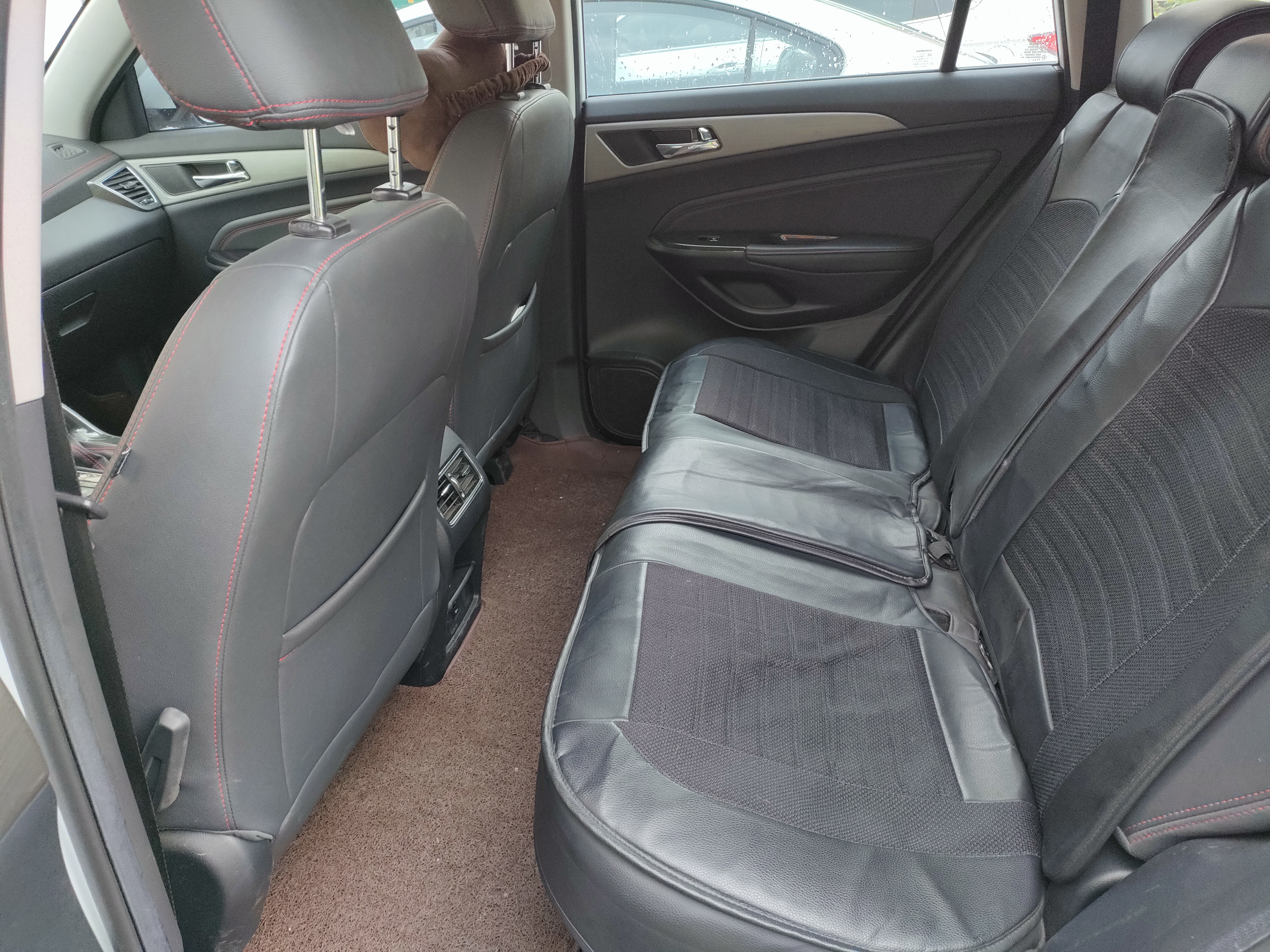 小东西的用处,车门底部排水孔生锈处理方法