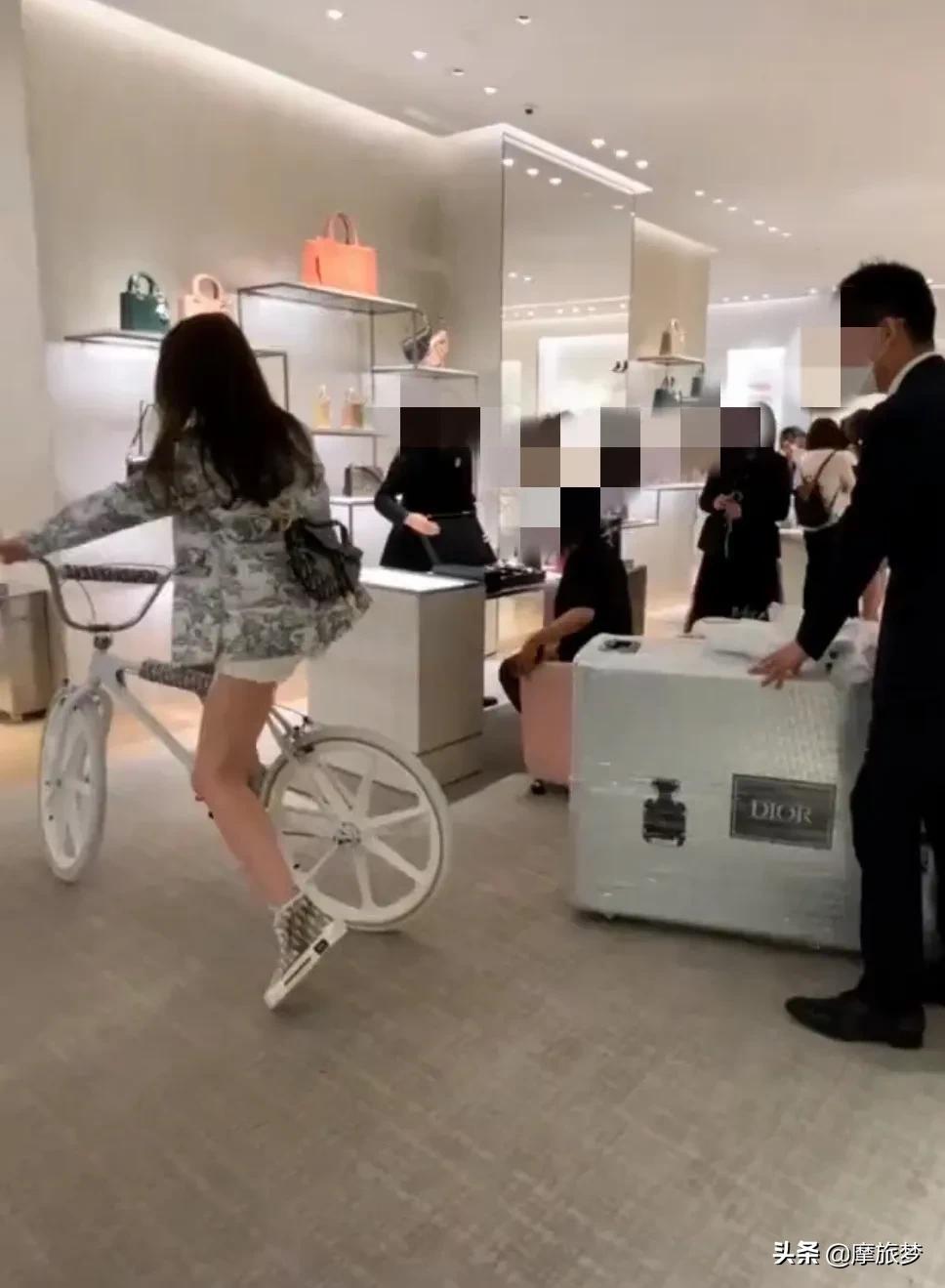 朋友圈里的有钱人,朋友圈炫富靠什么