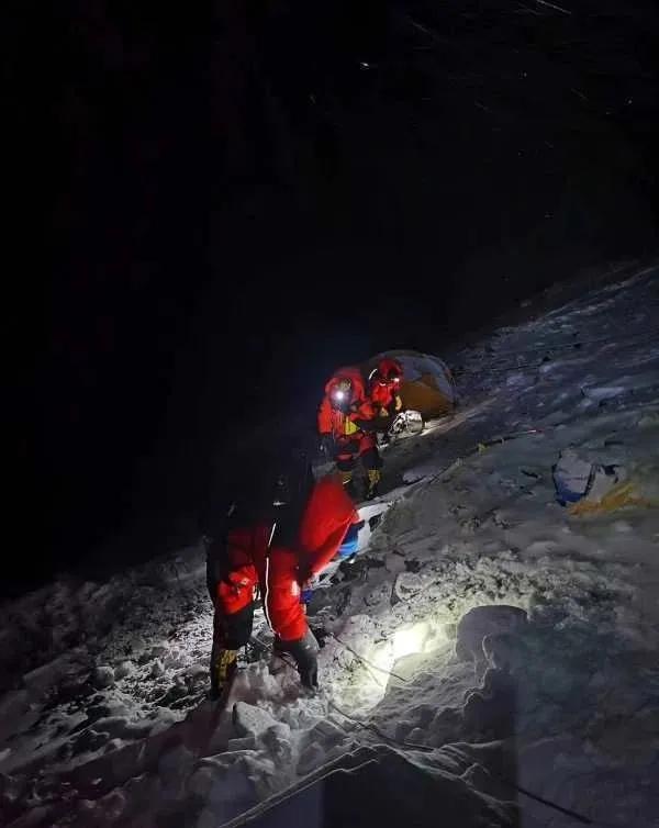 跑向沙9|国测队登顶背后的装备力量——凯乐石