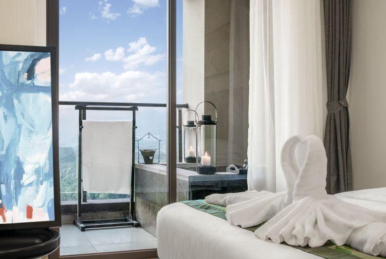 位于南昆山半山上的金叶子温泉酒店，享受尊贵的私家泡汤，新体验