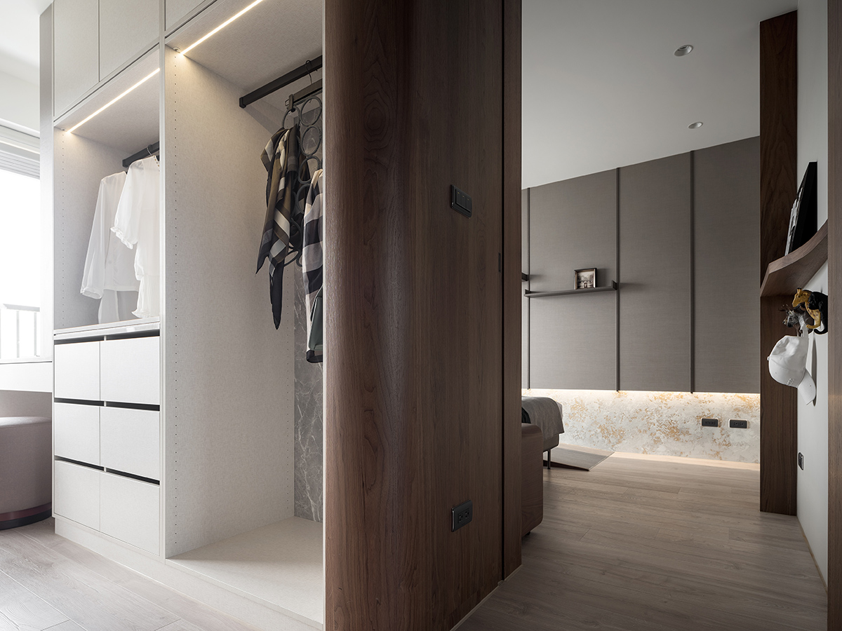 30平长方形主卧房间带衣帽间布局,衣帽间最佳布局图