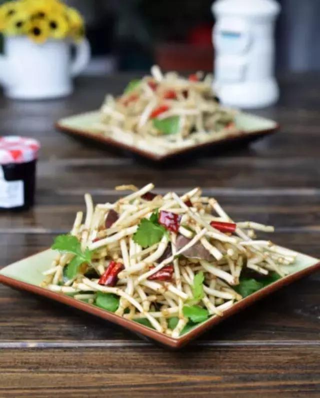 贵州美食折耳根味道,贵州折耳根麻辣味好吃还是烤肉味