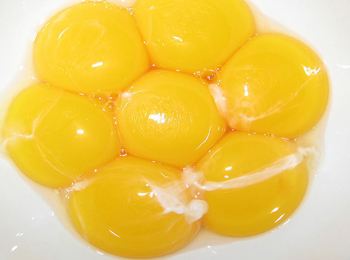 鸵鸟蛋和鸡蛋比哪个更好吃,鸵鸟蛋营养高还是鸽子蛋营养高