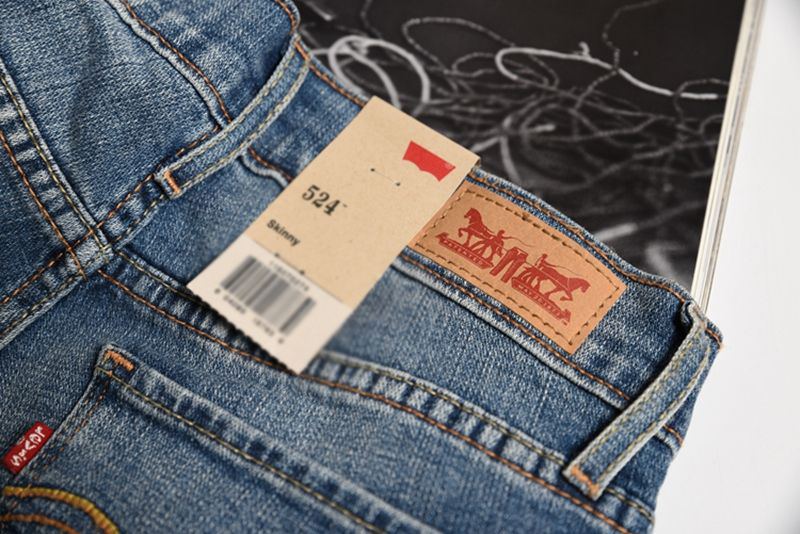 李维斯牛仔裤一扣就破,一条李维斯501原牛多少钱