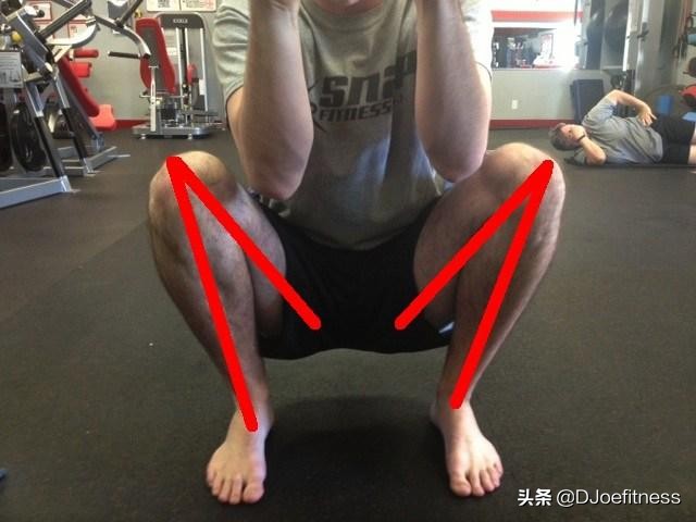 深蹲训练时腰疼的原因和改善方案,深蹲训练伤腰吗