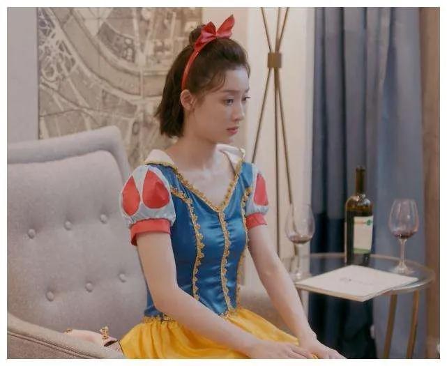 《安家》职场穿搭 | 孙俪素雅，闪闪活泼，知否仙气