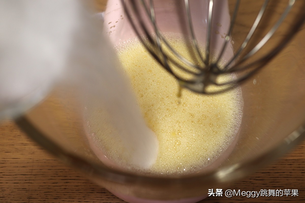 不用打蛋器和不用低筋面粉的蛋糕,不需要打发蛋清的蛋糕超蓬松