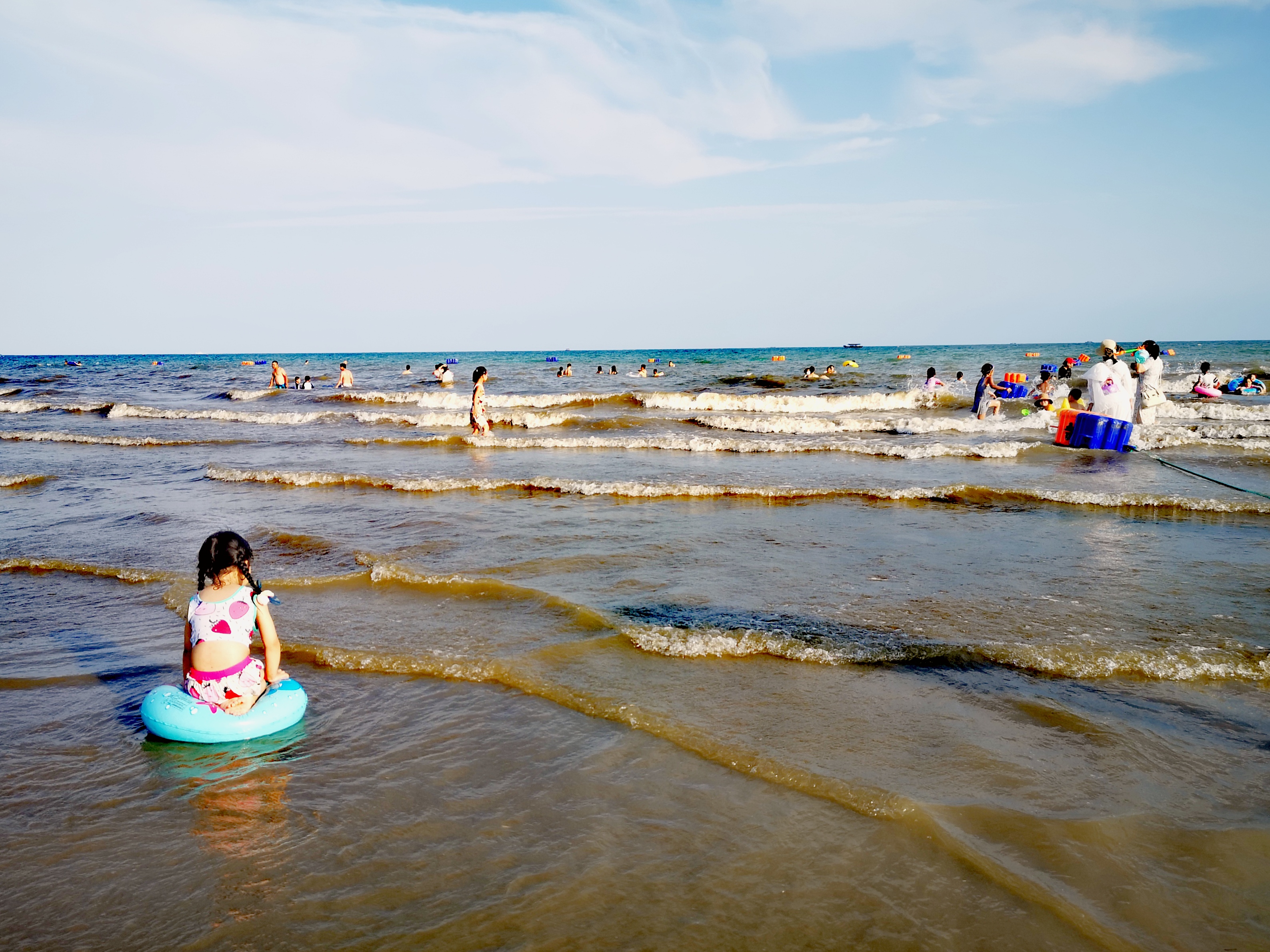 雨天东兴万尾金滩游,冬季东兴万尾金滩