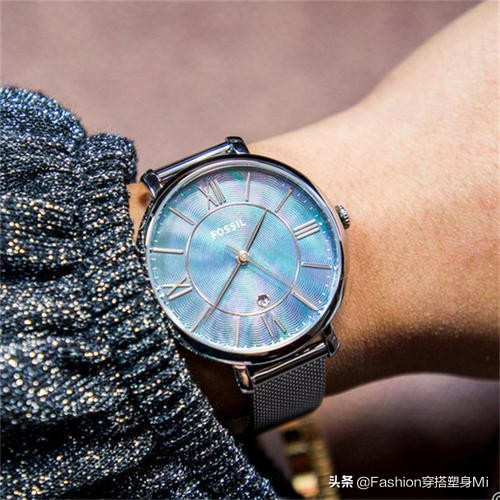 怎样挑选符合自己气质的手表女款,女士手表哪几款大气