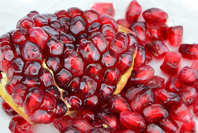 突尼斯石榴是不是都是爆汁的呢,好吃不吐籽的突尼斯软籽石榴来了