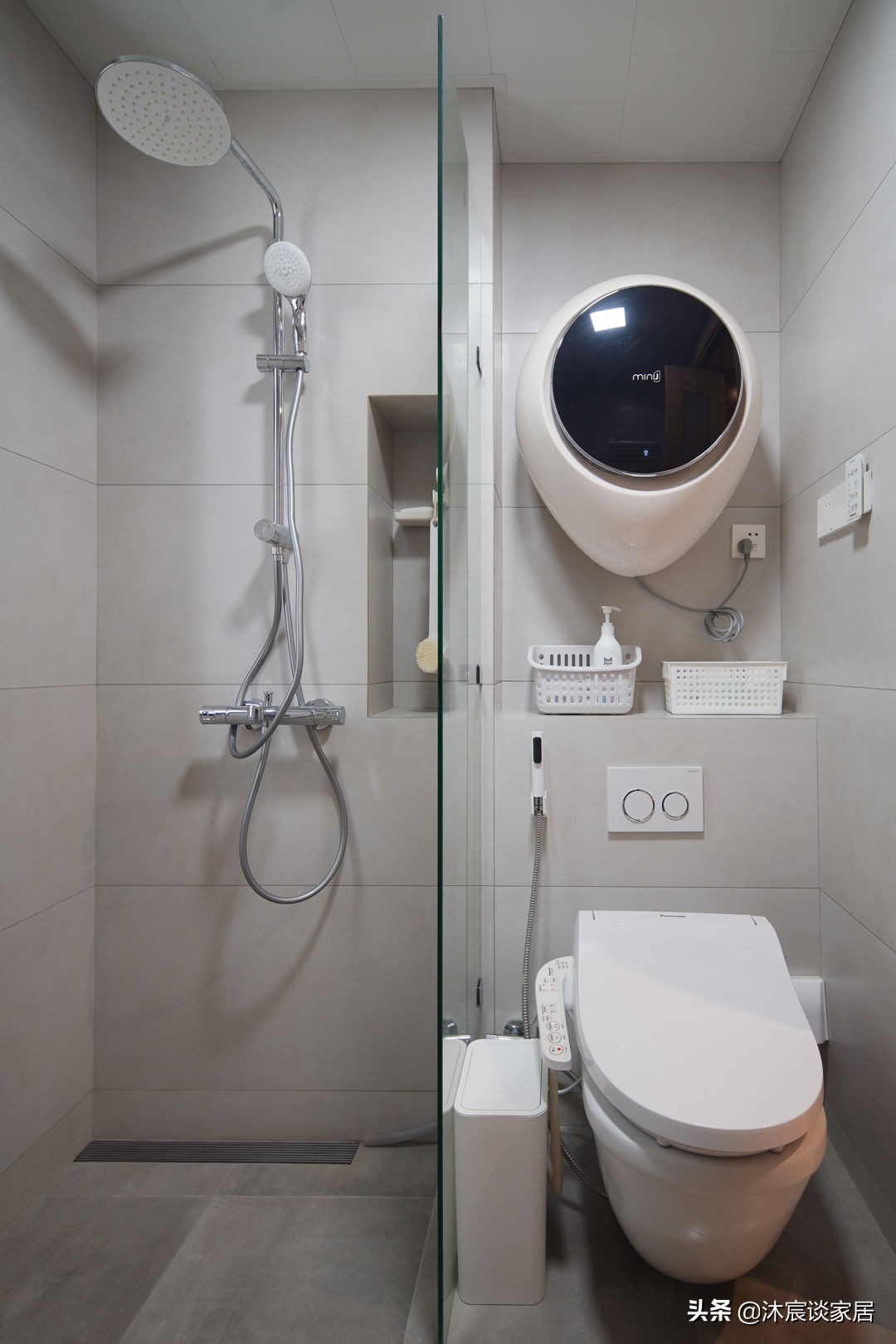 她把家布置得复古又温馨,室内被绿植环绕,这样的家,住着真舒服