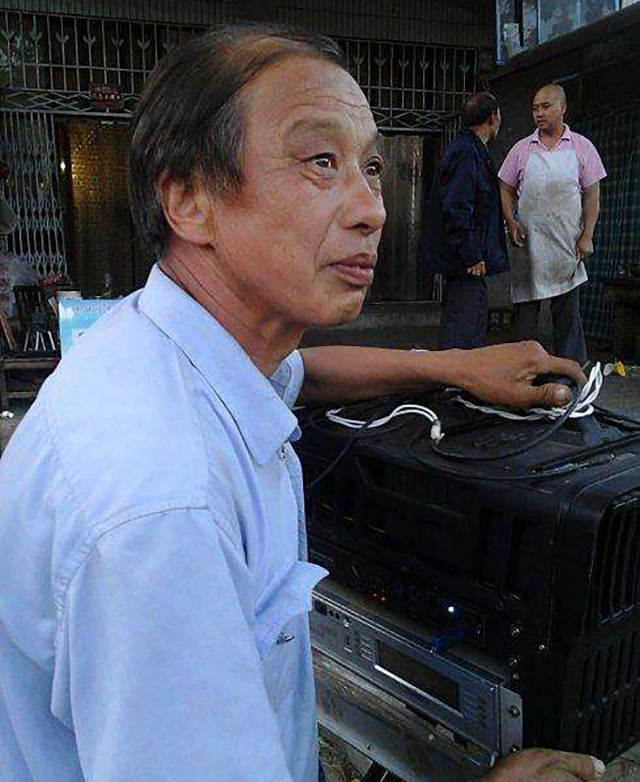 邹在宏,邹在宏烧香全过程