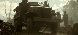 美好的肉体加上荒诞的故事，这剧简直太讽刺了