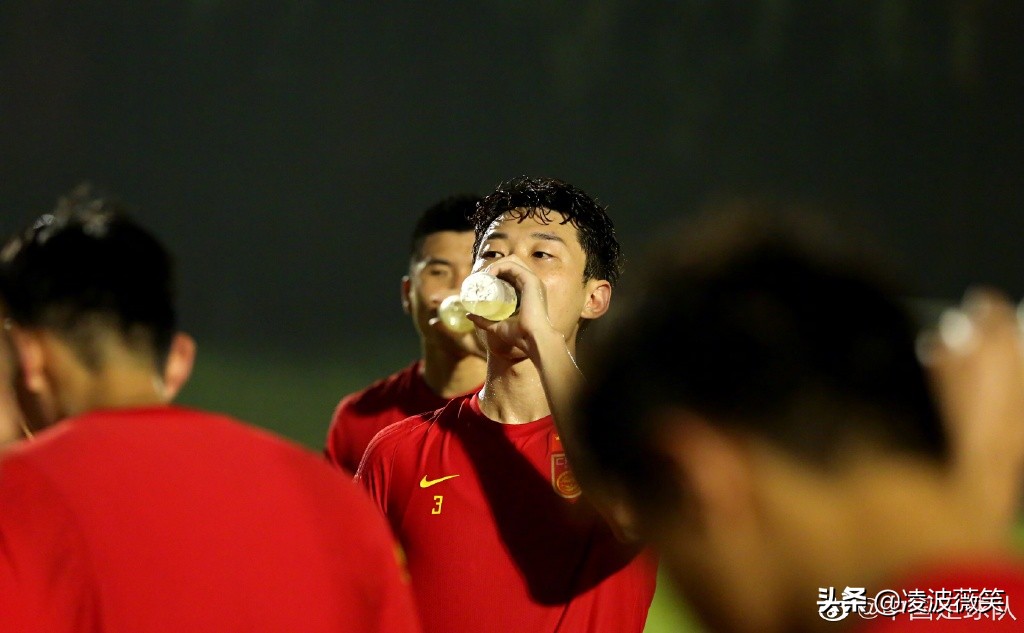 武磊洛国富拥抱,武磊闪耀世预赛国足进攻火力全开