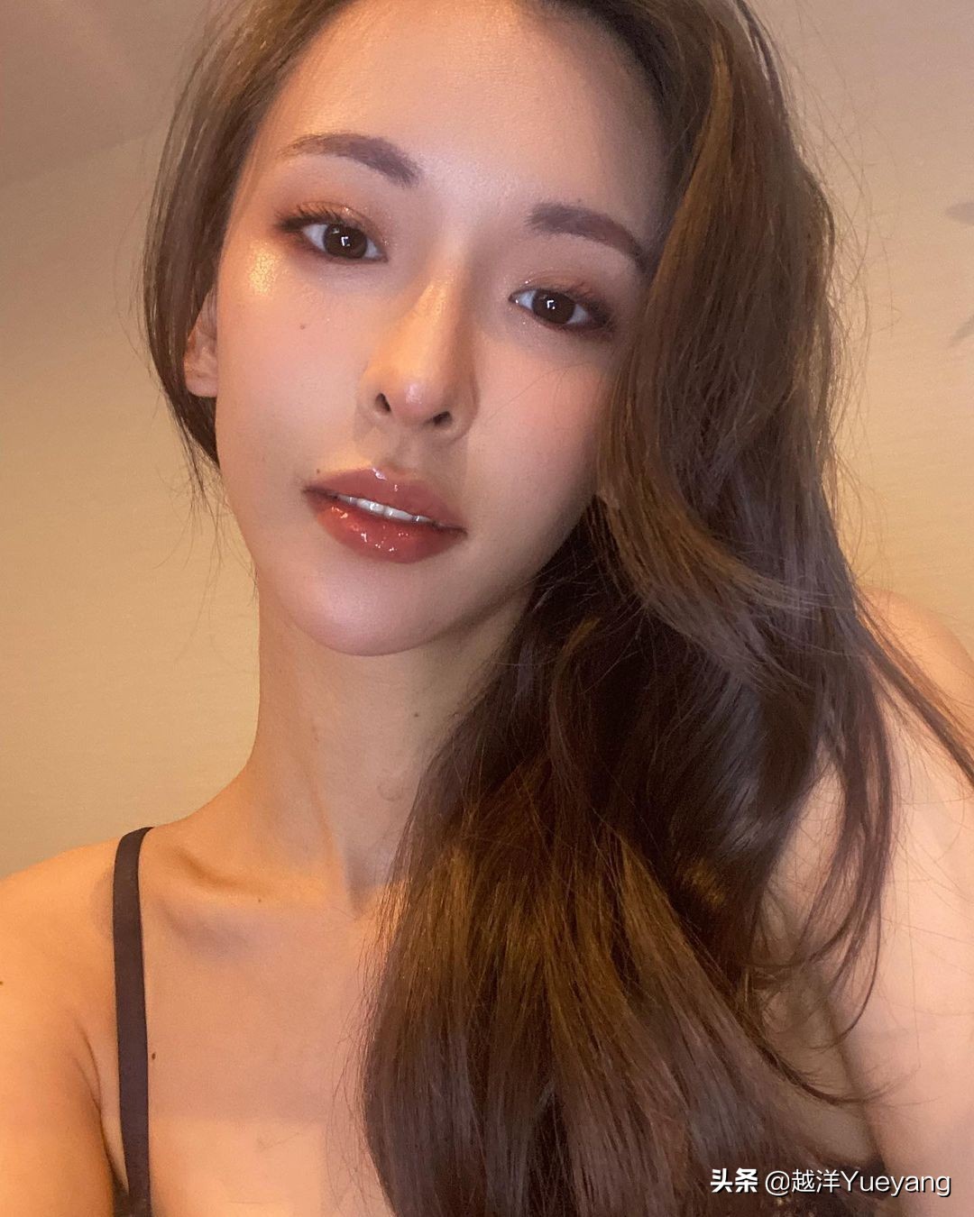 奈月花絮写真,奈月塞娜的身材和颜值