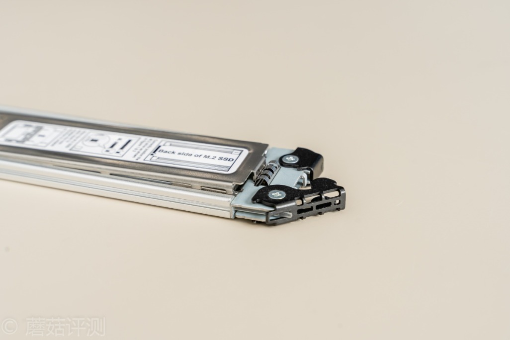 极速插拔，解锁更多使用姿势、ICYDock硬盘抽取盒PCI转M2评测