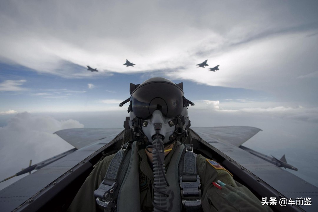 中国女歼10飞行员,中国飞行员开歼10