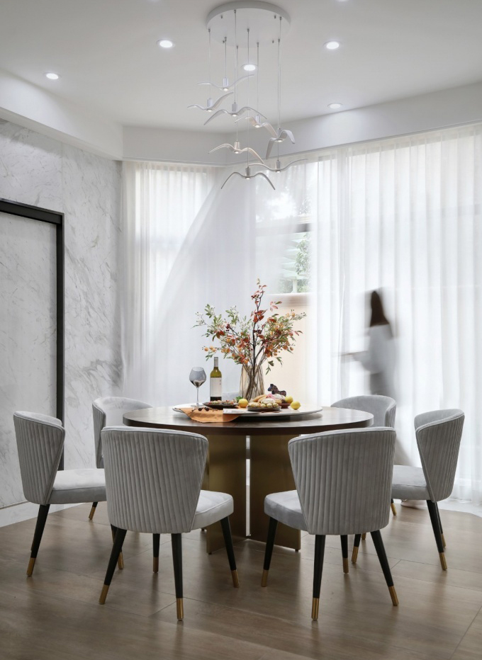 餐桌圆桌和方桌哪个更好看,餐桌方桌和圆桌怎么选