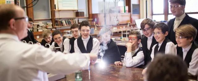 鑻卞浗top1鐨勪紛椤垮叕瀛﹁濡備綍鐢宠,鑻卞浗鍚嶆牎emba