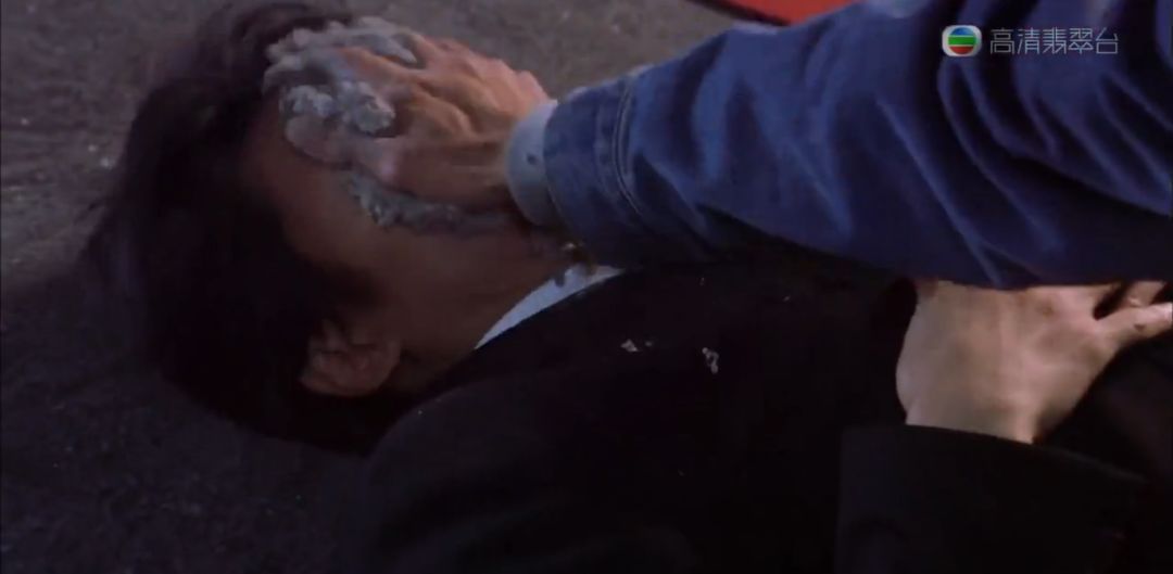 周星驰最后一次跑龙套,周星驰跑龙套的不是人吗