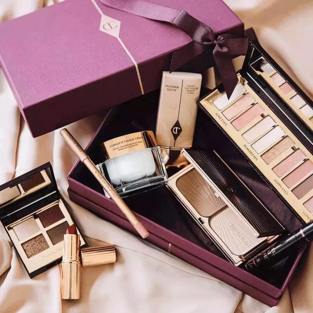 burberry圣诞限定彩盘,如果只买一个护肤品买什么