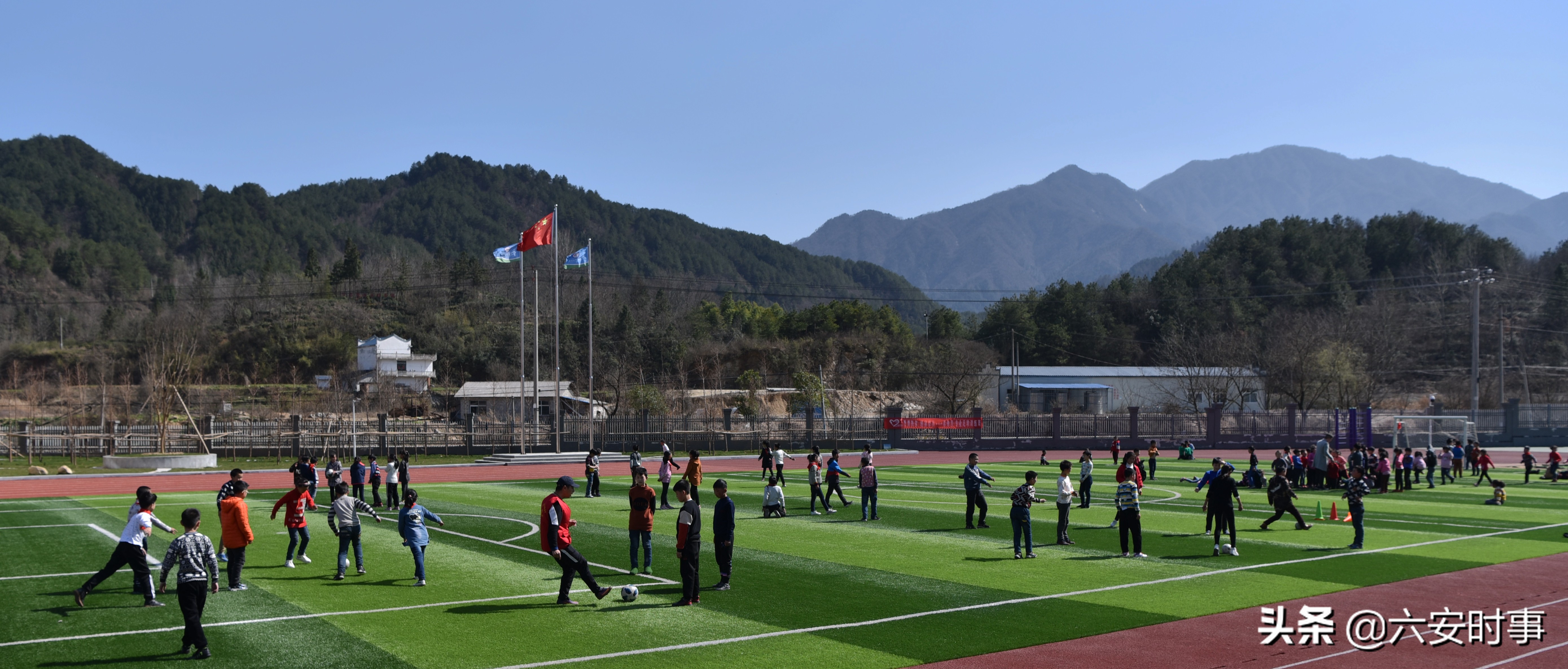 宿州市志愿者开展培训,志愿者来到小学传承雷锋精神