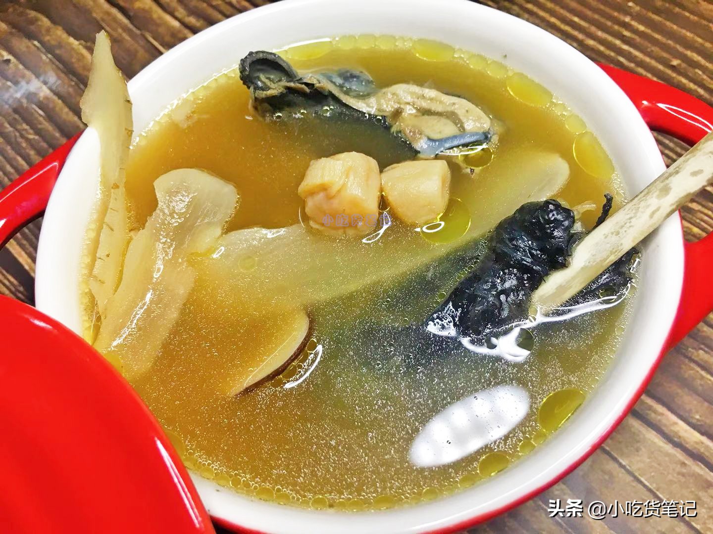 瑶柱海底椰海螺鸡汤,广东姑娘爱煲汤