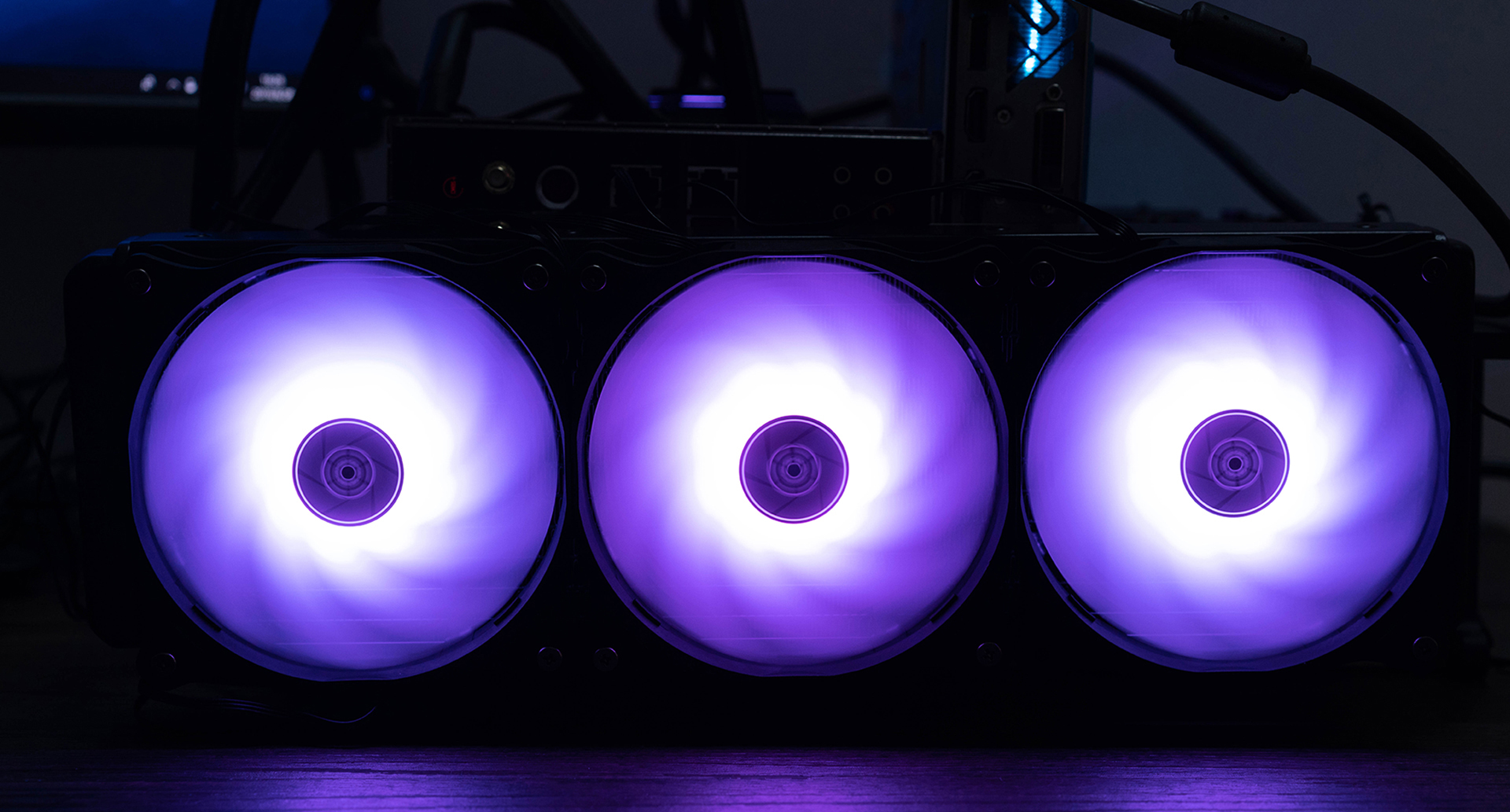 银欣360水冷散热器,压制12代处理器的水冷