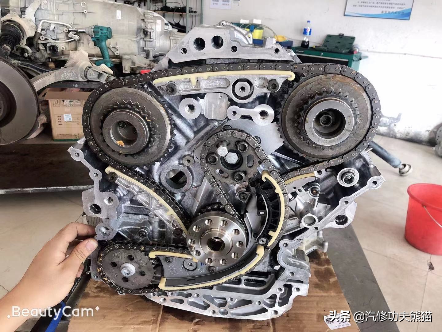 奥迪a8烧机油吗48v轻混,奥迪a8烧机油一千公里烧0.5正常吗