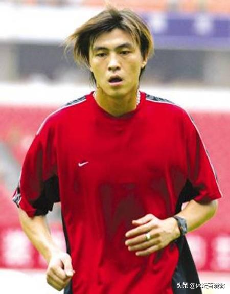 他堪称中国男足本土小贝！收情书收到手软，因一场车祸受争议至今
