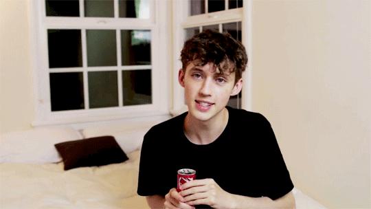 开学劲爆歌曲,开学励志的流行歌曲