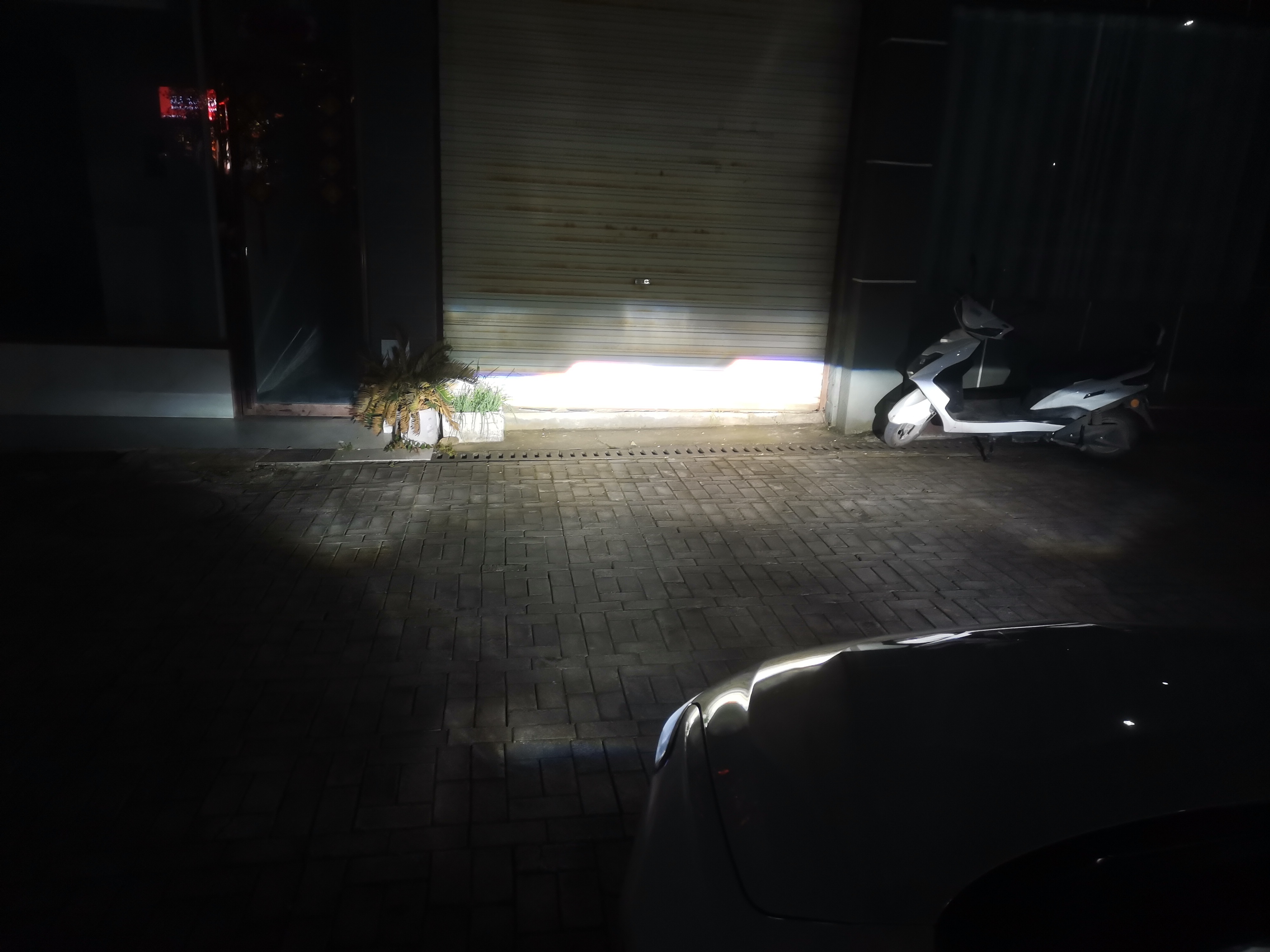 自己动手迈锐宝换氙气灯,英朗换氙气灯教程