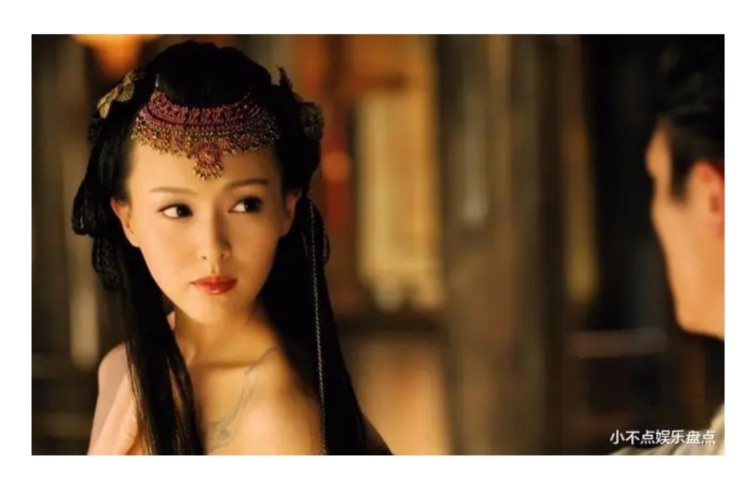 唐嫣代言施华洛世奇小熊项链黑色,唐嫣施华洛世奇视频