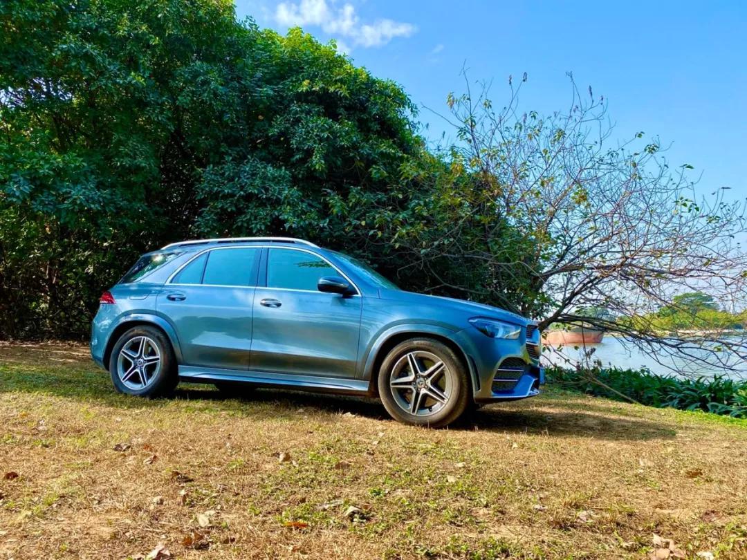 奔驰gle轿跑深度试驾评测,奔驰gle350和450哪个销量好