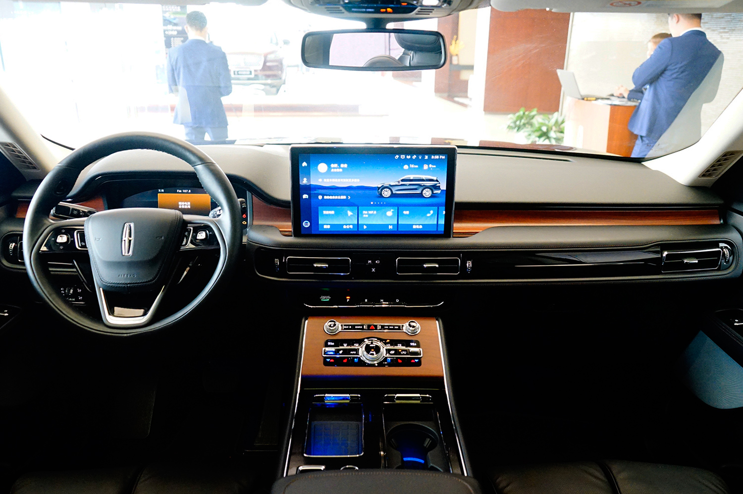 林肯飞行家气场街拍,林肯飞行家回头率