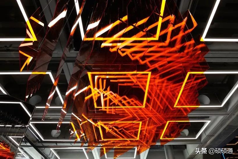 有创意的装置艺术作品,动力雕塑艺术地标