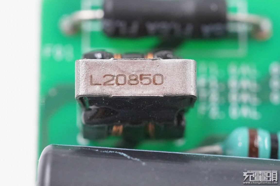 三星25wpd快充怎么拆解,三星25w充电器ta800