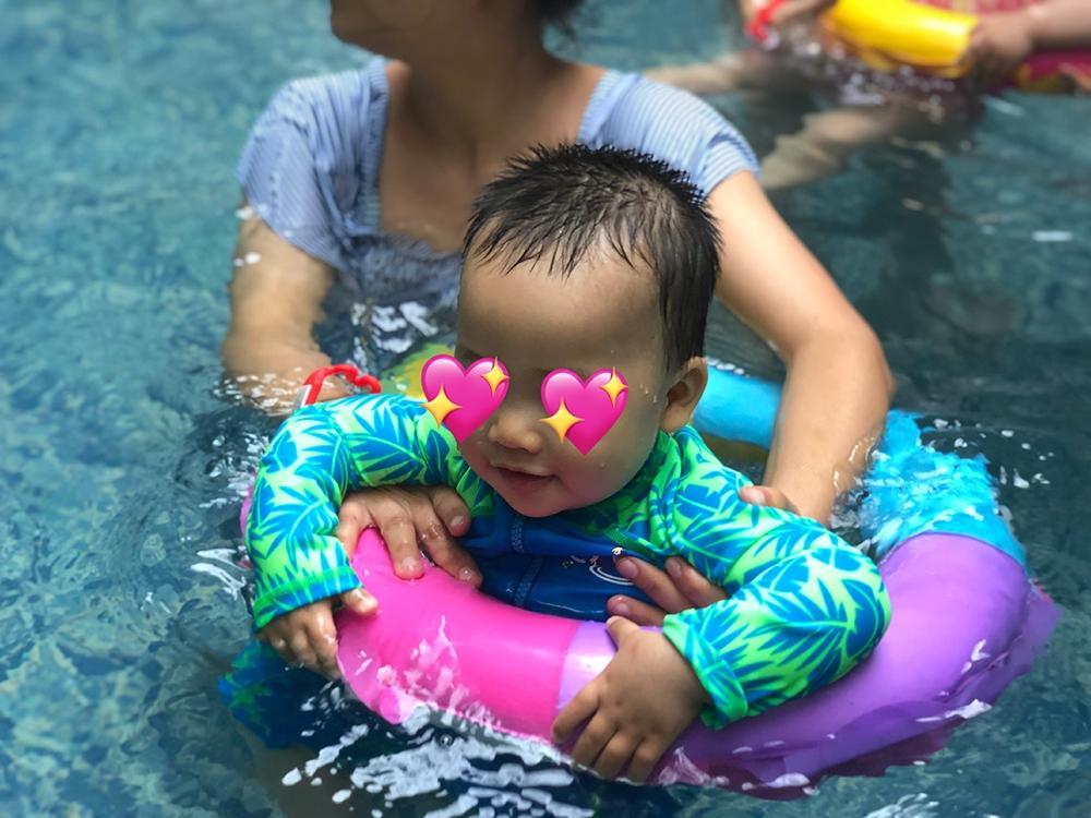 天气很热幼儿要玩水该怎么办,零下1度的气温孩子戏水