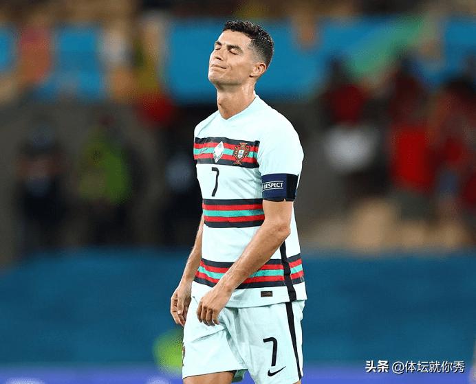 c罗新球队遭遇挫折后失控被批评,争议判罚c罗