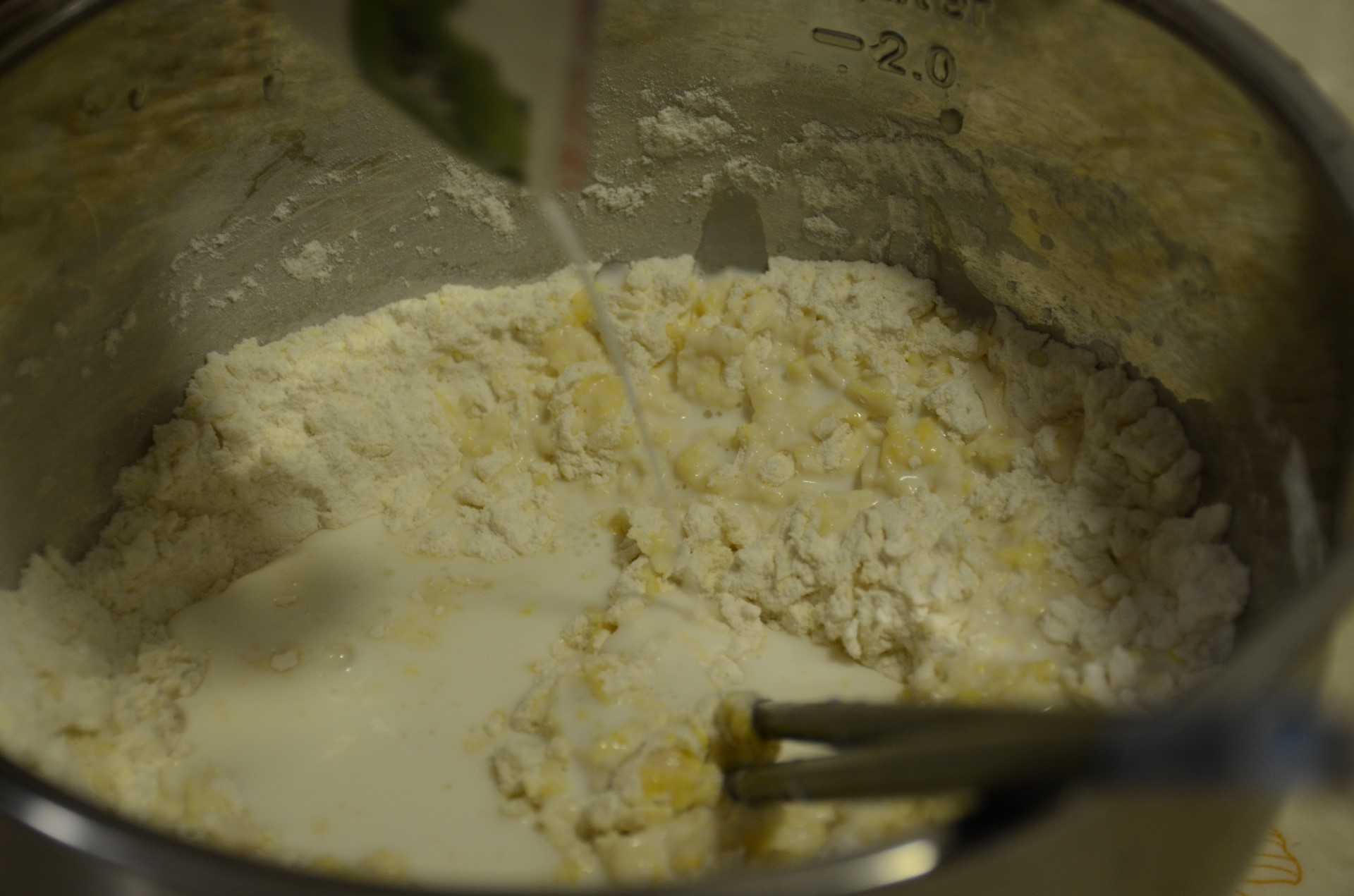 油条不打水线的技巧与配方,油条简单炸法