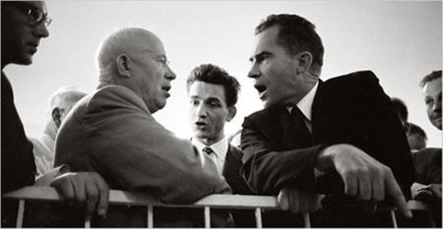 冷战是怎样形成的？美苏的竞争与对抗为啥要选择这种方式？