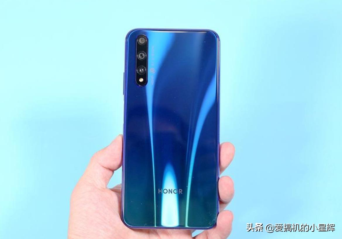 5.5英寸手机华为1500左右价位,1500元左右买红米还是华为手机好